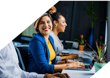 Woman-smiling-using-laptop